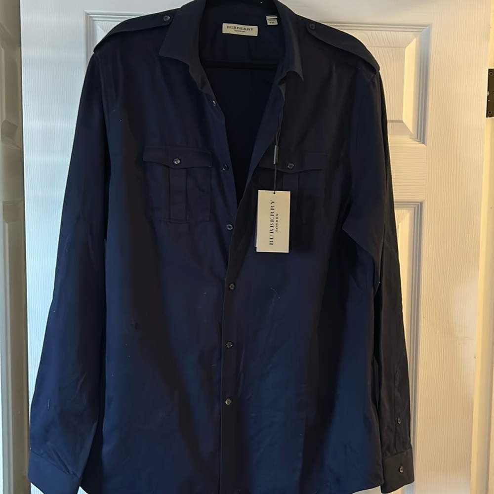 NEW- NEVER WORN- MENS BURBERRY 100% Cotton button down shirt